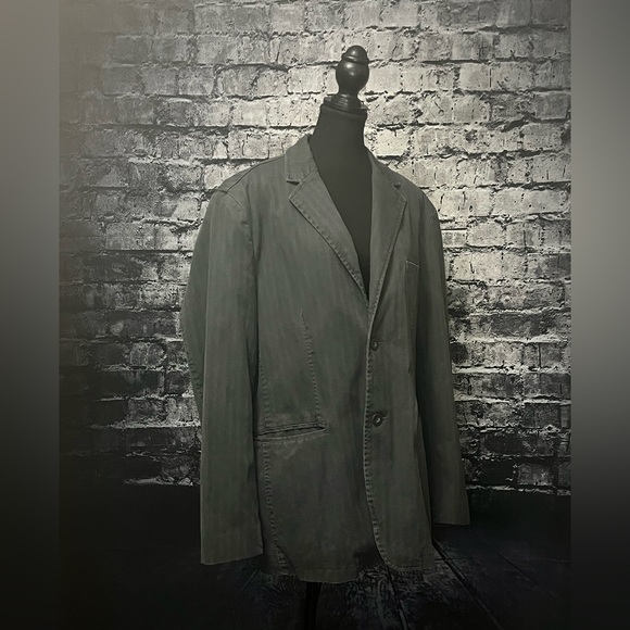 Mantles Jacket - Picture 2 of 14